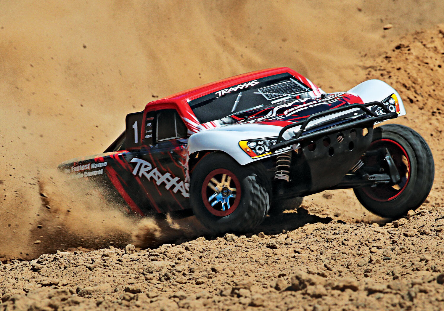 Slash 4X4: 1/10 Scale 4WD Electric Short Course Truck with TQi Traxxas Link Enabled 2.4GHz Radio System & Traxxas Stability Management (TSM)